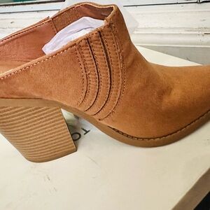 Sun + Stone Tan Mules with Classic Design